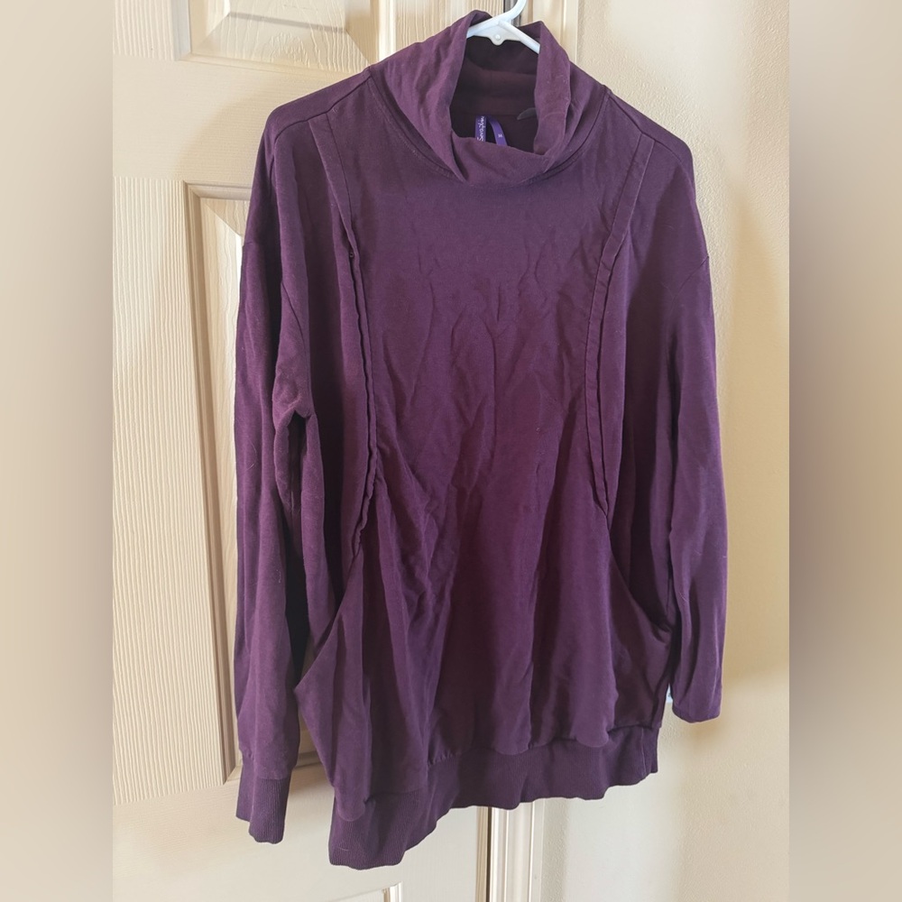 Plum Seraphine maternity and nursing sweatshirt with zipper access and pockets